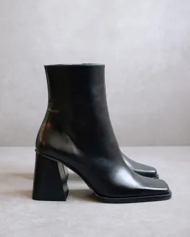 Alohas - South Black Leather Ankle Boot