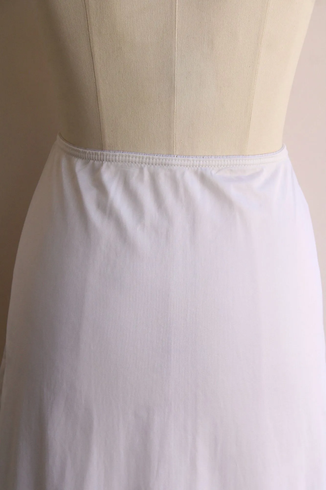 Vintage 1980s Mardor White Nylon Half Slip