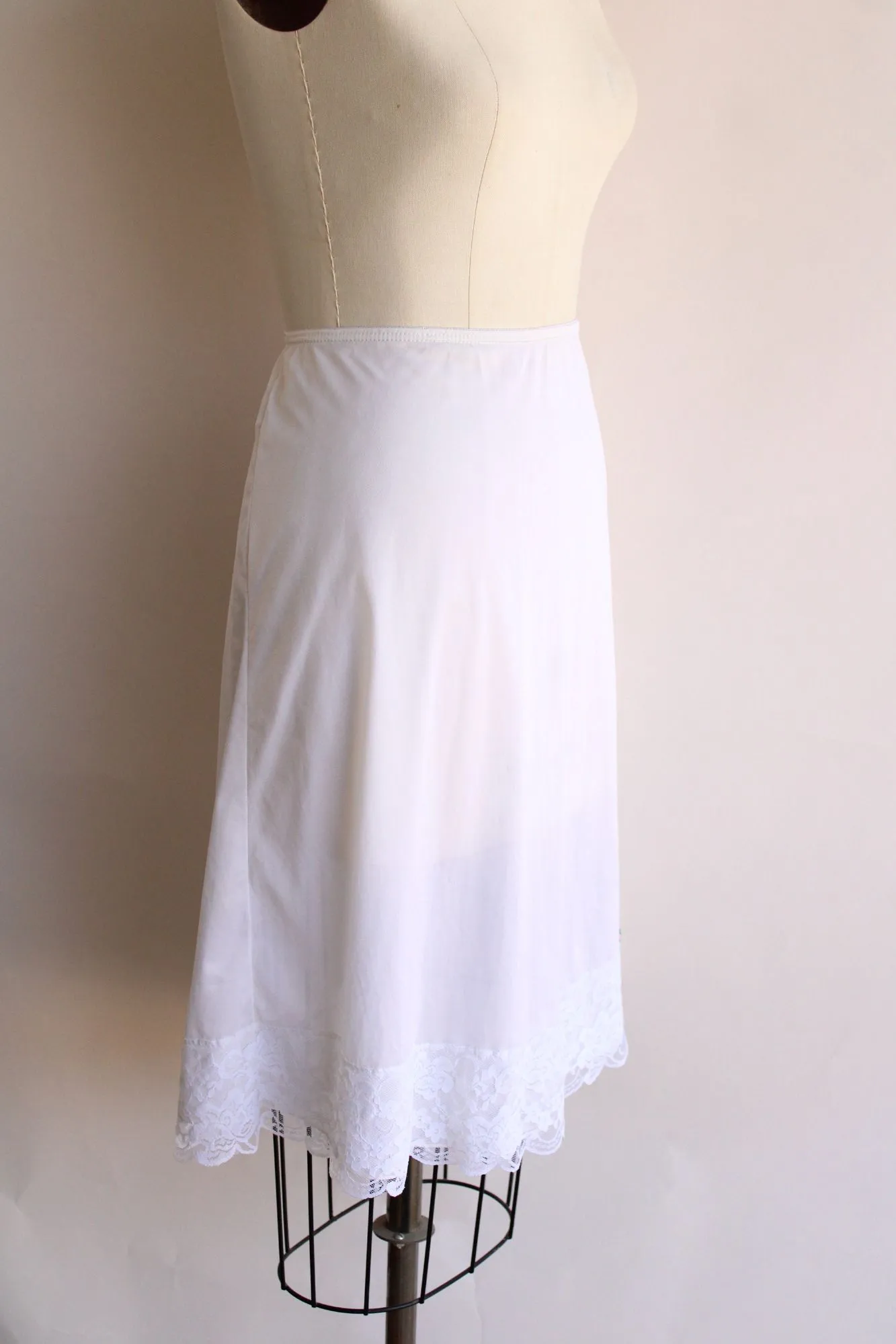 Vintage 1980s Mardor White Nylon Half Slip