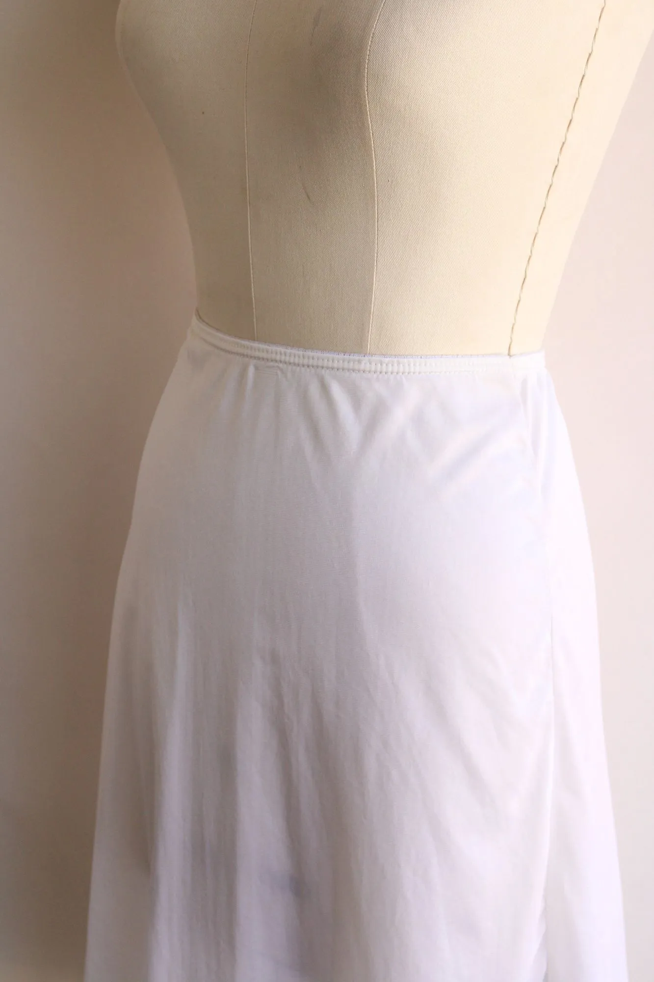 Vintage 1980s Mardor White Nylon Half Slip