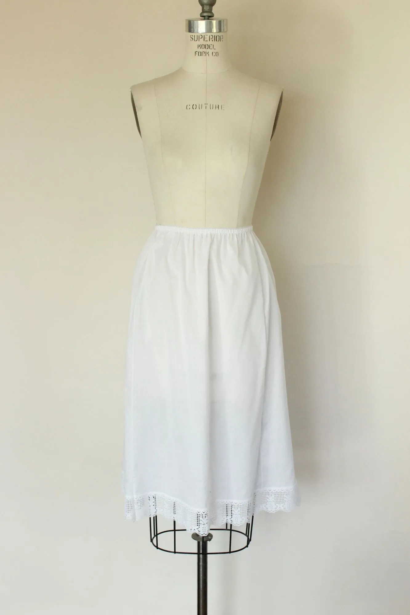 Vintage 1980s Volup Velrose White Half Slip With Lace Trim