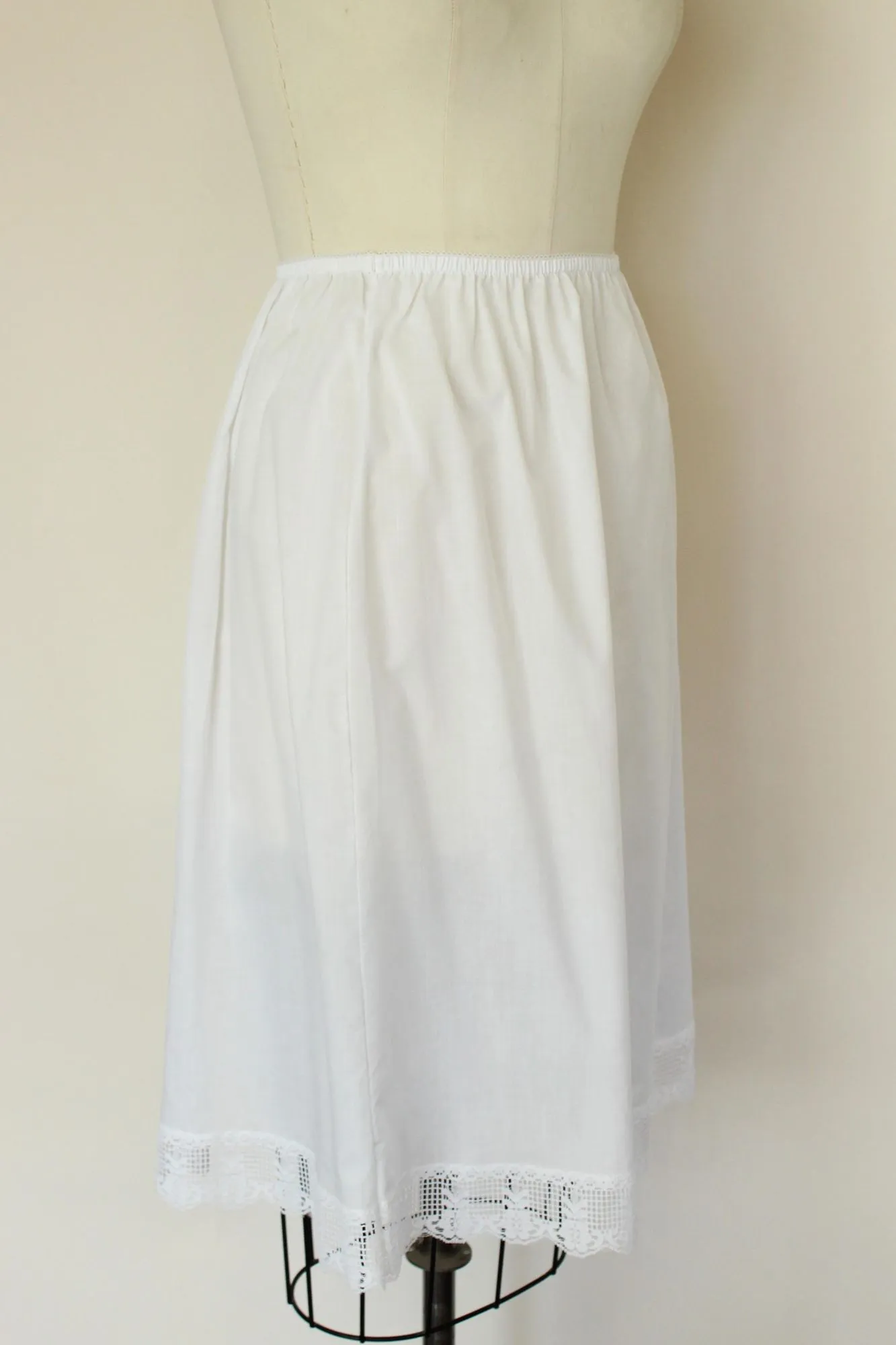 Vintage 1980s Volup Velrose White Half Slip With Lace Trim