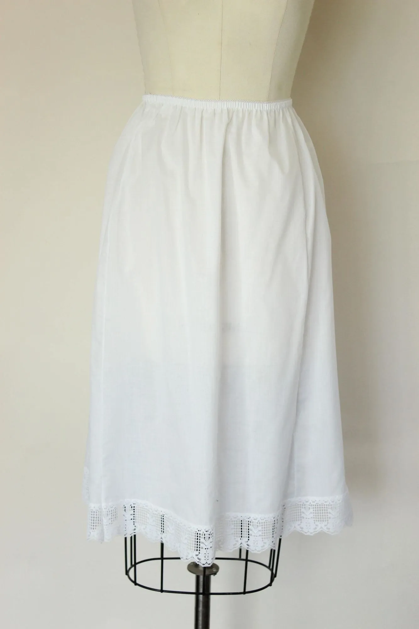 Vintage 1980s Volup Velrose White Half Slip With Lace Trim