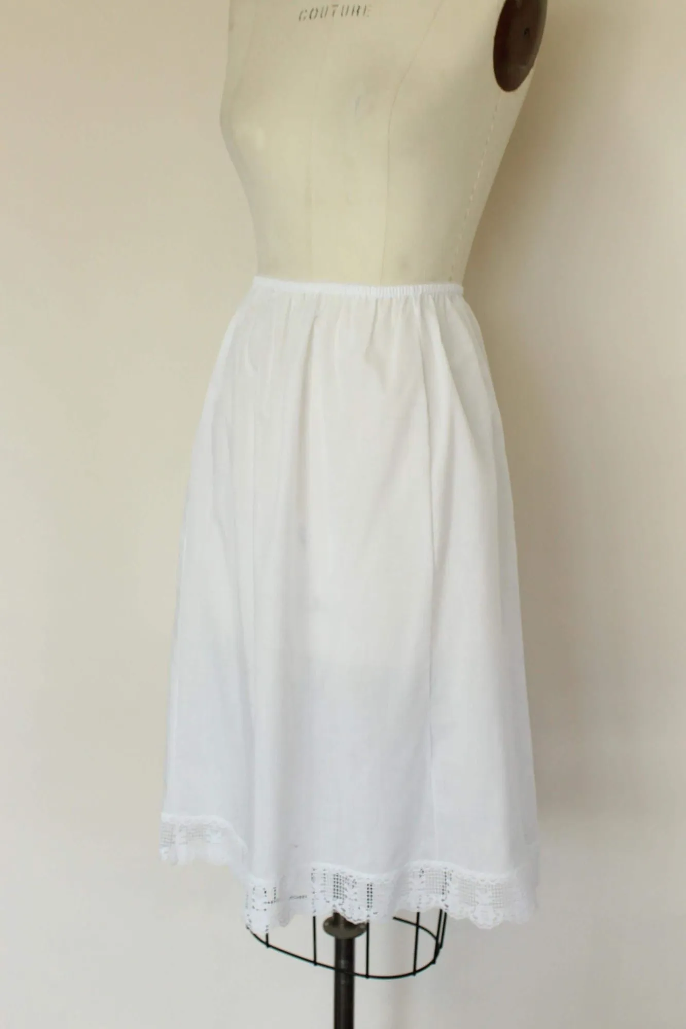 Vintage 1980s Volup Velrose White Half Slip With Lace Trim